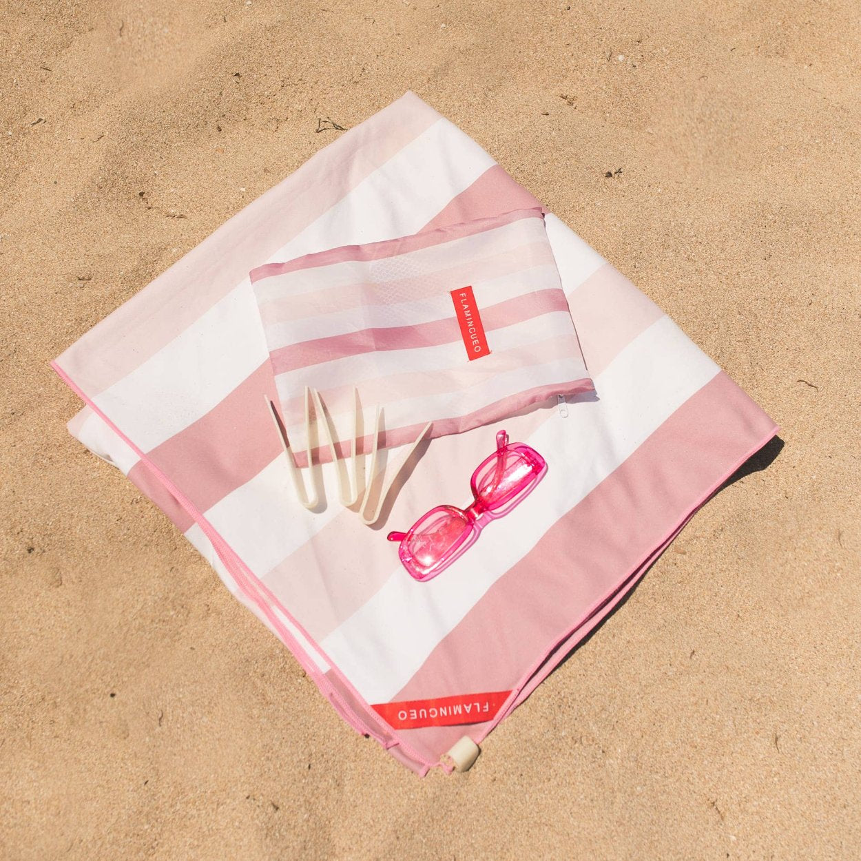 Roze gestreepte strandhanddoek Sydney