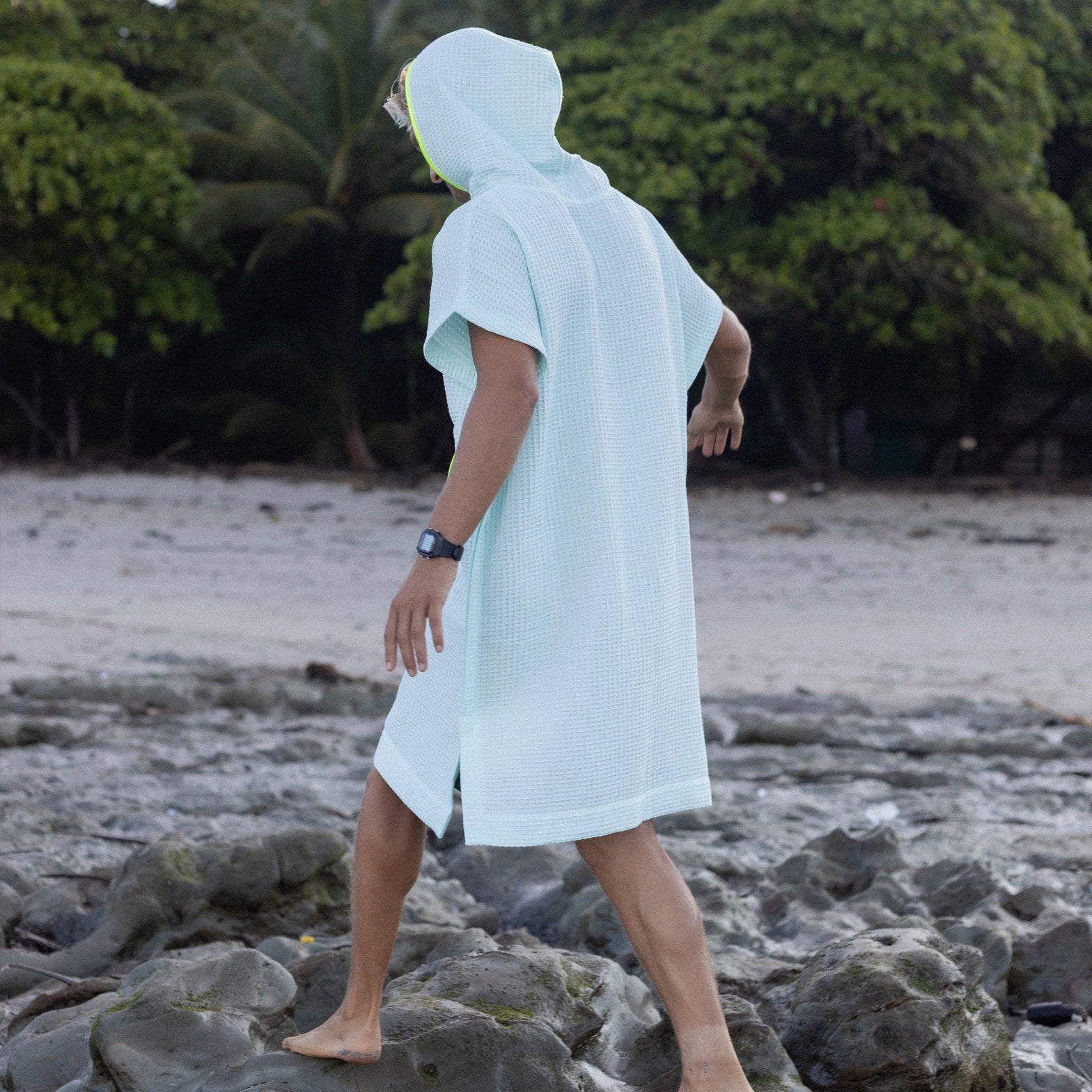 Lightweight and quick -drying poncho - mint